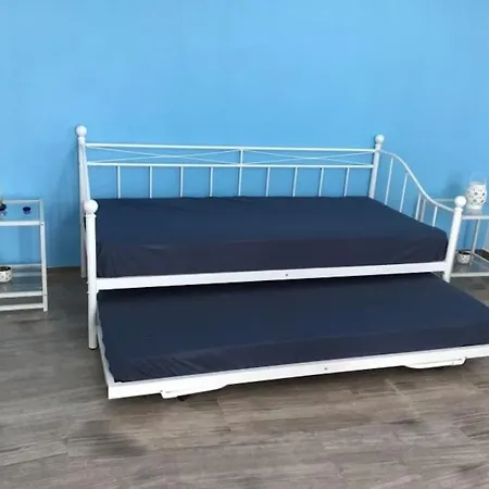 80 τ.μ. δίπλα από την θάλασσα στην ελιά. Daire