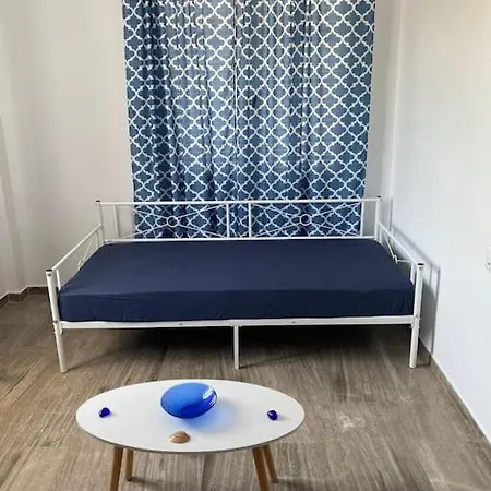 80 τ.μ. δίπλα από την θάλασσα στην ελιά. Apartment Elia (Laconia)