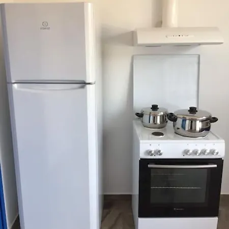 80 τ.μ. δίπλα από την θάλασσα στην ελιά. Appartement *
