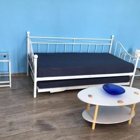 80 τ.μ. δίπλα από την θάλασσα στην ελιά. Appartement Elia (Laconia)