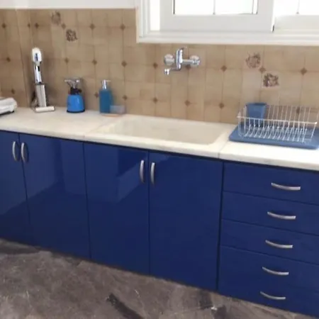 80 τ.μ. δίπλα από την θάλασσα στην ελιά. Daire *