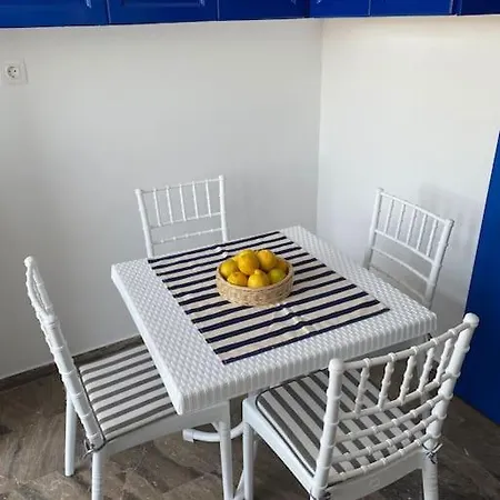 80 τ.μ. δίπλα από την θάλασσα στην ελιά. * Elia (Laconia)