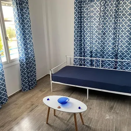 80 τ.μ. δίπλα από την θάλασσα στην ελιά. * إيليا لاكونياس