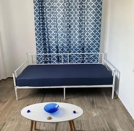 80 τ.μ. δίπλα από την θάλασσα στην ελιά. Apartment Elia (Laconia)