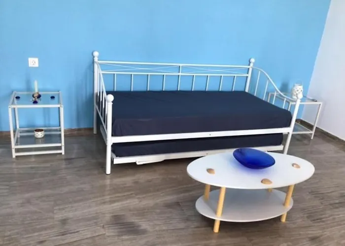 80 τ.μ. δίπλα από την θάλασσα στην ελιά. Appartement Elia (Laconia)