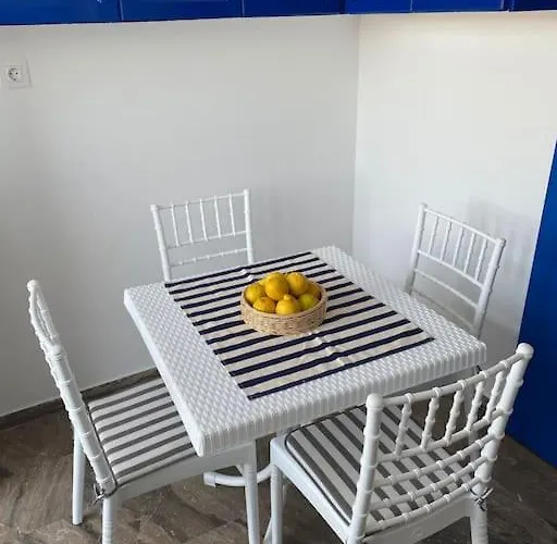 80 τ.μ. δίπλα από την θάλασσα στην ελιά. * Elia (Laconia)